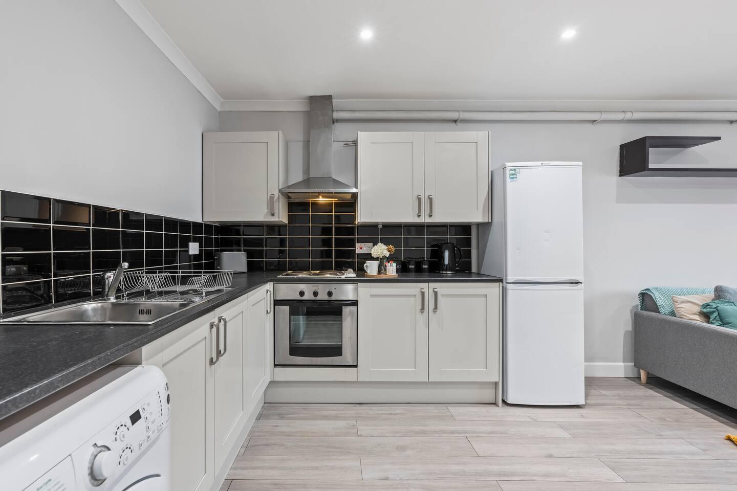 Elegant 5-Bedroom Home near CBS Arena4