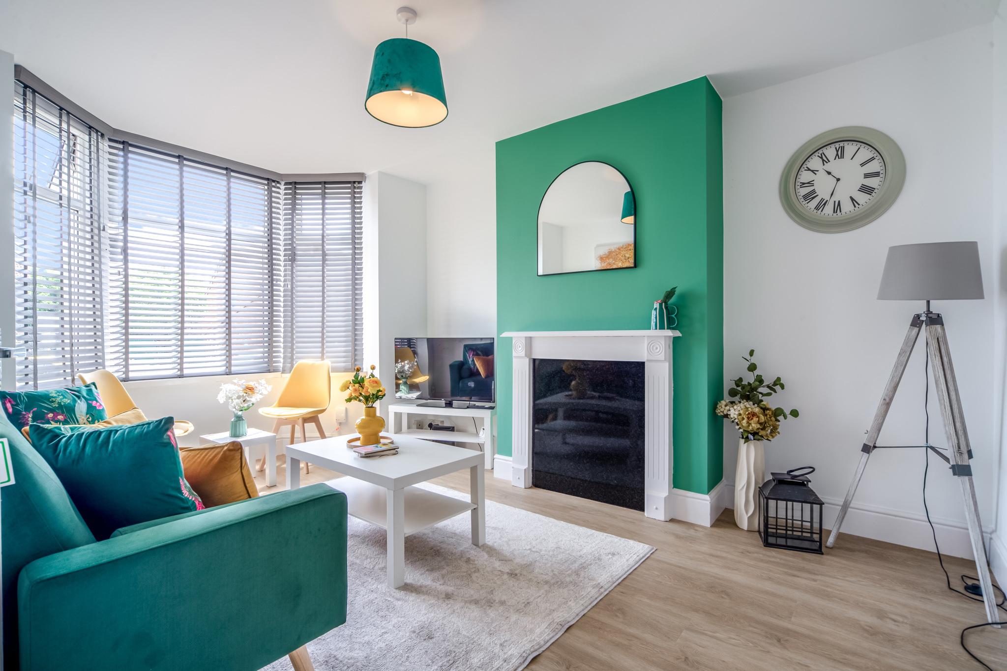 New 3BR House | Parking | Near CBS Arena | UHCW2